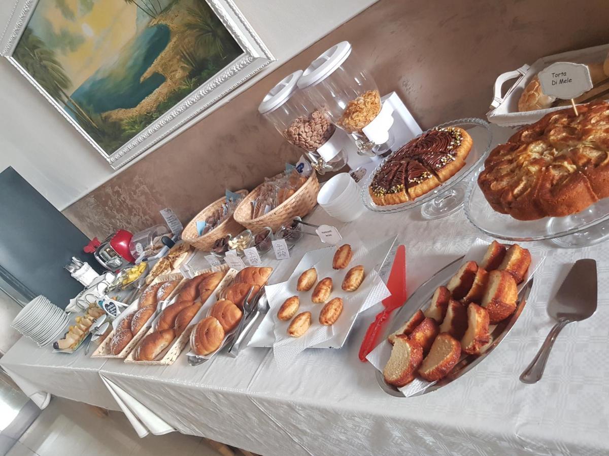 Albergo Primavera Porto Cesareo Eksteriør bilde