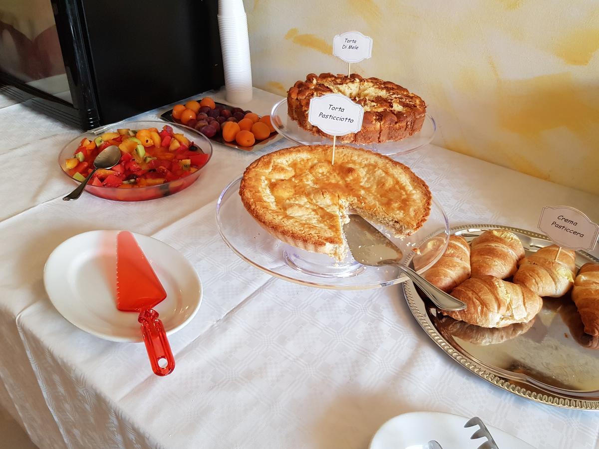 Albergo Primavera Porto Cesareo Eksteriør bilde