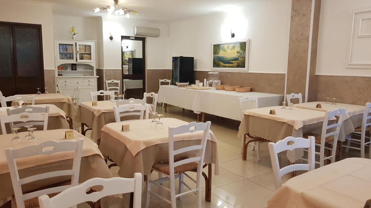 Albergo Primavera Porto Cesareo Eksteriør bilde